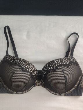 Victoria's Secret Bombshell Pushup Black Bra with Cream Lace Accents